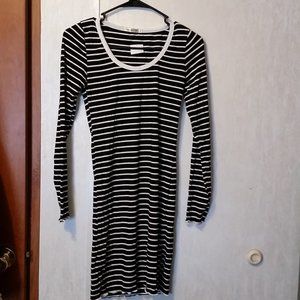 New Hearts N Hips Juniors stretch Dress Sz M